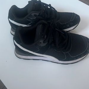 Puma Shoes Size 4.5